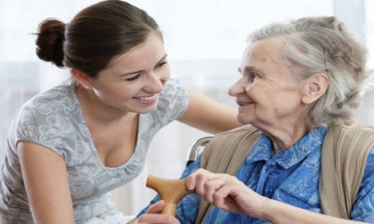 Chăm sóc người cao tuổi tại nhà