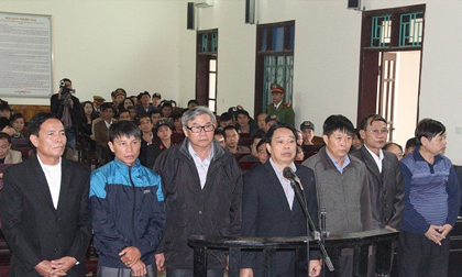 Hà Tĩnh: Nguyên chủ tịch huyện và 6 đồng phạm bị tuyên phạt 57 năm tù