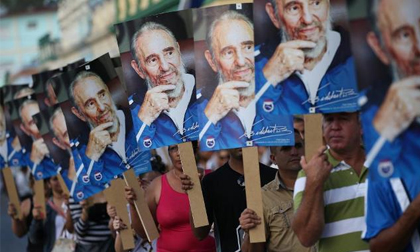 Người dân Cuba tiễn đưa Lãnh tụ Fidel Castro về nơi an nghỉ cuối cùng
