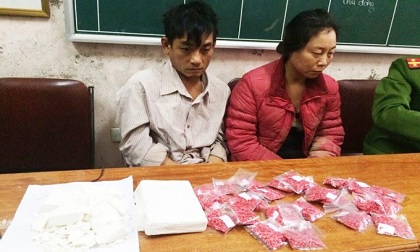Bị truy bắt, hai vợ chồng hờ ôm ma túy nhảy xuống vực