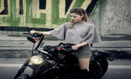 Ngắm thiếu nữ Hà thành đọ dáng với Harley Davidson Iron 883