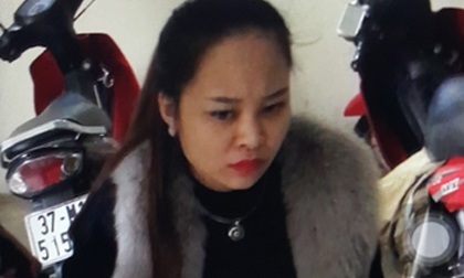 Bắt bà bầu giấu ma túy trong hộp bao cao su đi bán