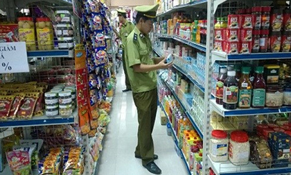 Hà Nội: Quản lý thị trường tăng cường kiểm tra tháng cuối năm