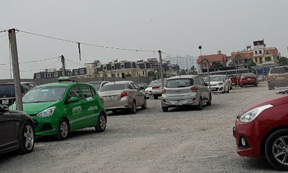 KĐT Tây Nam hồ Linh Đàm: Ai “bảo kê” bãi trông xe trái phép?