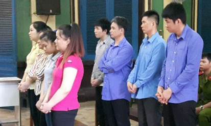 Băng nhóm chuyên dụ khách nước ngoài đi massage để trộm tài sản lĩnh án
