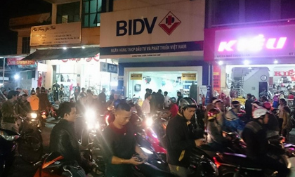 Đối tượng sử dụng khẩu súng gì để uy hiếp nhân viên ngân hàng tại Huế?
