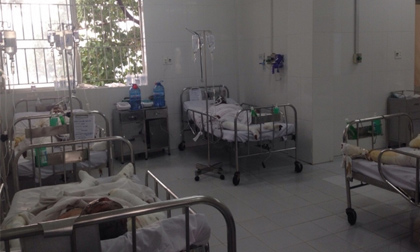 Cháy nhà 5 tầng, 2 người tử vong, 2 người nguy kịch