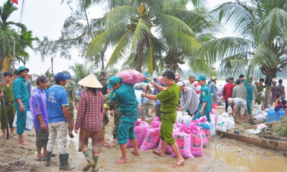 Quảng Nam: Hàng trăm hộ dân đang bị cô lập vì lũ