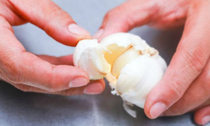 Khử mùi tỏi trên tay chỉ trong một phút