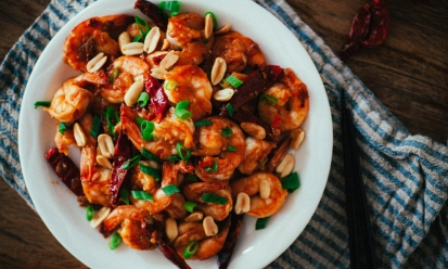 Cách làm món tôm Kung Pao cay ngon hấp dẫn của người Hoa