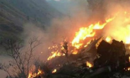 Máy bay Pakistan rơi cháy như đuốc, tìm thấy 21 thi thể