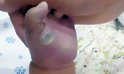 Bé gái tử vong khi chơi với điện thoại đang sạc pin