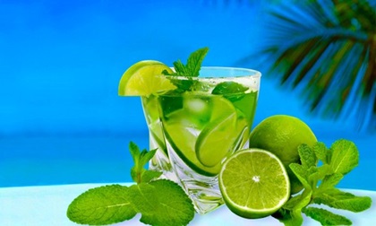 Công dụng tuyệt vời của cốc nước chanh ấm uống vào buổi sáng