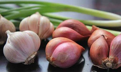 Mẹo hay giúp bạn lựa chọn và bảo quản gừng, hành và tỏi