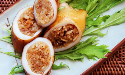 Mực nhồi cơm với sốt teriyaki nóng hổi của Nhật Bản lạ miệng