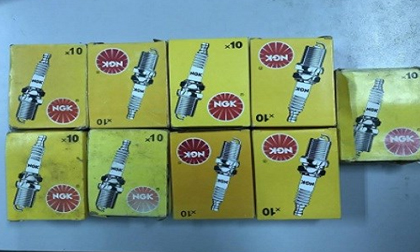 Phạt 4 triệu đồng hộ kinh doanh bugi xe máy giả nhãn hiệu NGK