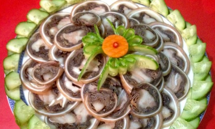 Cách làm tai heo cuộn mộc nhĩ giòn ngon