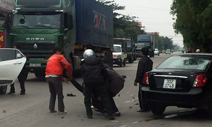 Tin tai nạn giao thông ngày 17/12: Đi làm về, bí thư xã bị xe buýt tông tử vong