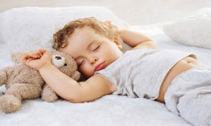 Cách khắc phục chứng mồ hôi trộm ở trẻ