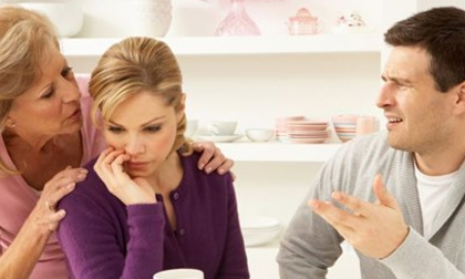 Chỉ tại mẹ mà con gái mất chồng