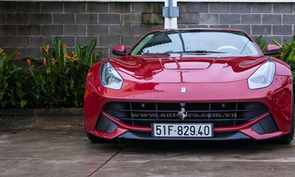 Chiêm ngưỡng Ferrari 21 tỷ đồng độ phiên bản Giáng sinh của Cường Đô La