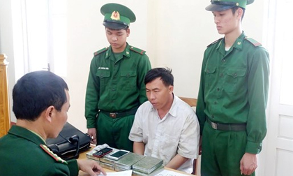 Người Lào nhận 1.000 USD vận chuyển 8 bánh heroin vào Việt Nam