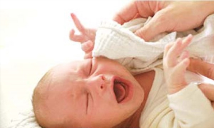 Cách xử trí khi trẻ bị sốt cao, co giật
