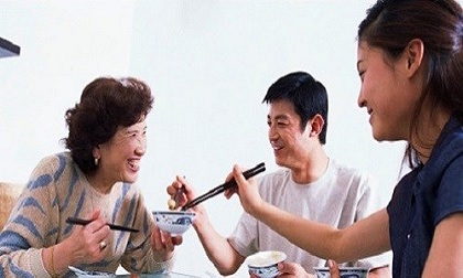 Những ông khách sộp trong gia đình hiện đại