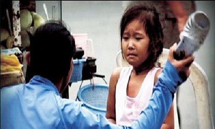 Con im lặng chịu đòn, lỗi tại phụ huynh?