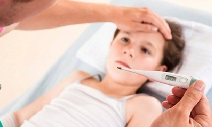 Cần làm gì khi trẻ bị sốt virus?