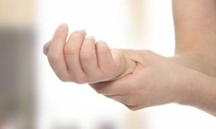 Cách chữa tê bì chân tay cho phụ nữ sau sinh