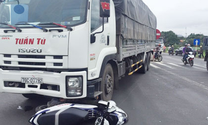 Tin tai nạn giao thông 31/12: Tai nạn liên tiếp xảy ra tại một ngã tư