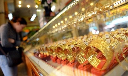 Giá vàng đi ngang, nhà đầu tư ngóng sự hồi phục