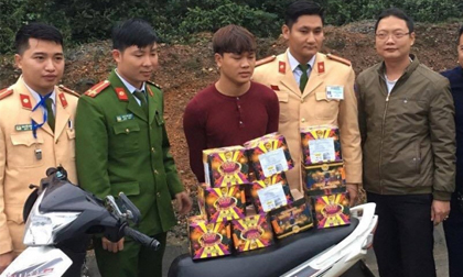 Hà Tĩnh: Ngang nhiên vận chuyển 30 kg pháo bằng xe máy đi tiêu thụ
