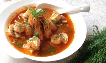 Cách làm canh tôm chua cay hấp dẫn ngày đông
