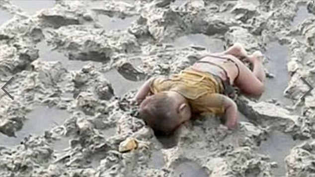 Cái chết thương tâm của em bé Myanmar 16 tháng tuổi như một hồi chuông cảnh báo về nạn diệt chủng của tộc người Hồi giáo Rohingya .