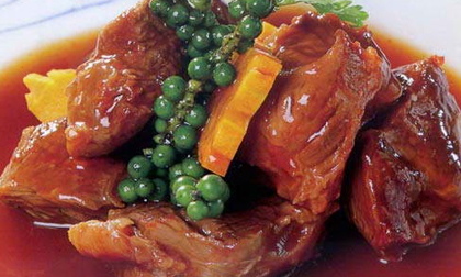 Cách làm món Bắp bò hầm tiêu xanh ấm lòng cỗ Tết