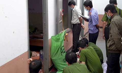 Bé 8 tháng tuổi tử vong bên người mẹ nằm thoi thóp