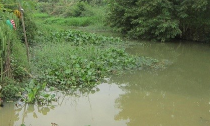 Thi thể bị móc mắt trong bao tải: Suốt 2 ngày vẫn không trôi trên dòng nước xiết