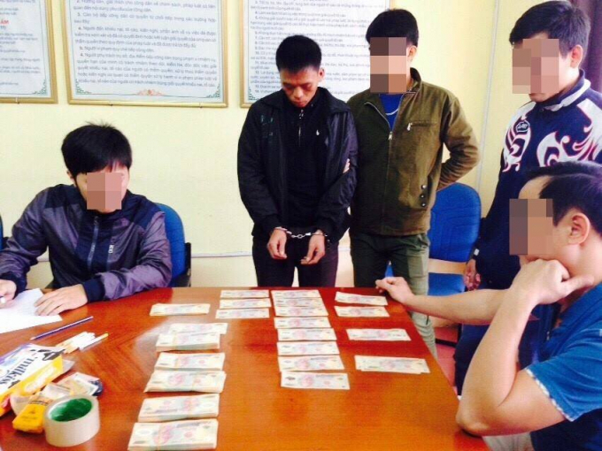 Hà Nội: Bắt giữ đối tượng vận chuyển 200 triệu đồng tiền giả
