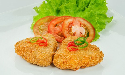 Cá hồi chiên xù cải thiện bữa ăn ngày cuối tuần