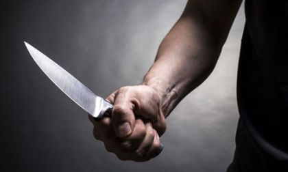 Giữ gái làng và nhát đâm bí hiểm ở bẹn gây ra cái chết tức tưởi