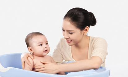 Những kiến thức cơ bản khi chăm sóc trẻ sơ sinh