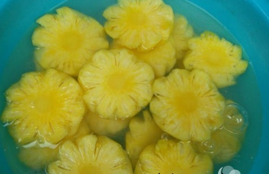 huong-dan-cach-lam-mut-dua-don-gian-don-tet-giadinhvietnam.com 4