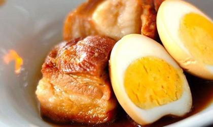 Món ăn ngày Tết: Thịt kho nước dừa thơm ngon