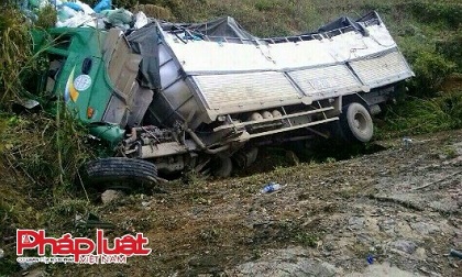 Xe tình nguyện gặp nạn giáp Tết, hai người vẫn nguy kịch