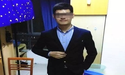Tiến sĩ tương lai đột tử vì bị ép rượu quá đà