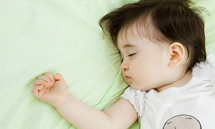 Dạy con tự lập từ sơ sinh