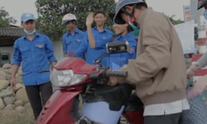 Tin nóng tối 30 Tết: Bán cơm giá 5000 đồng, phát nước suối miễn phí dịp Tết