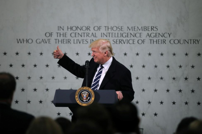 Theo Nhà Trắng, các sắc lệnh của ông Trump trong tuần đầu tiên sẽ liên quan đến người nhập cư bất hợp pháp, thương mại và an ninh quốc gia.